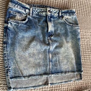 DIVIDED By H & M JEAN SKIRT